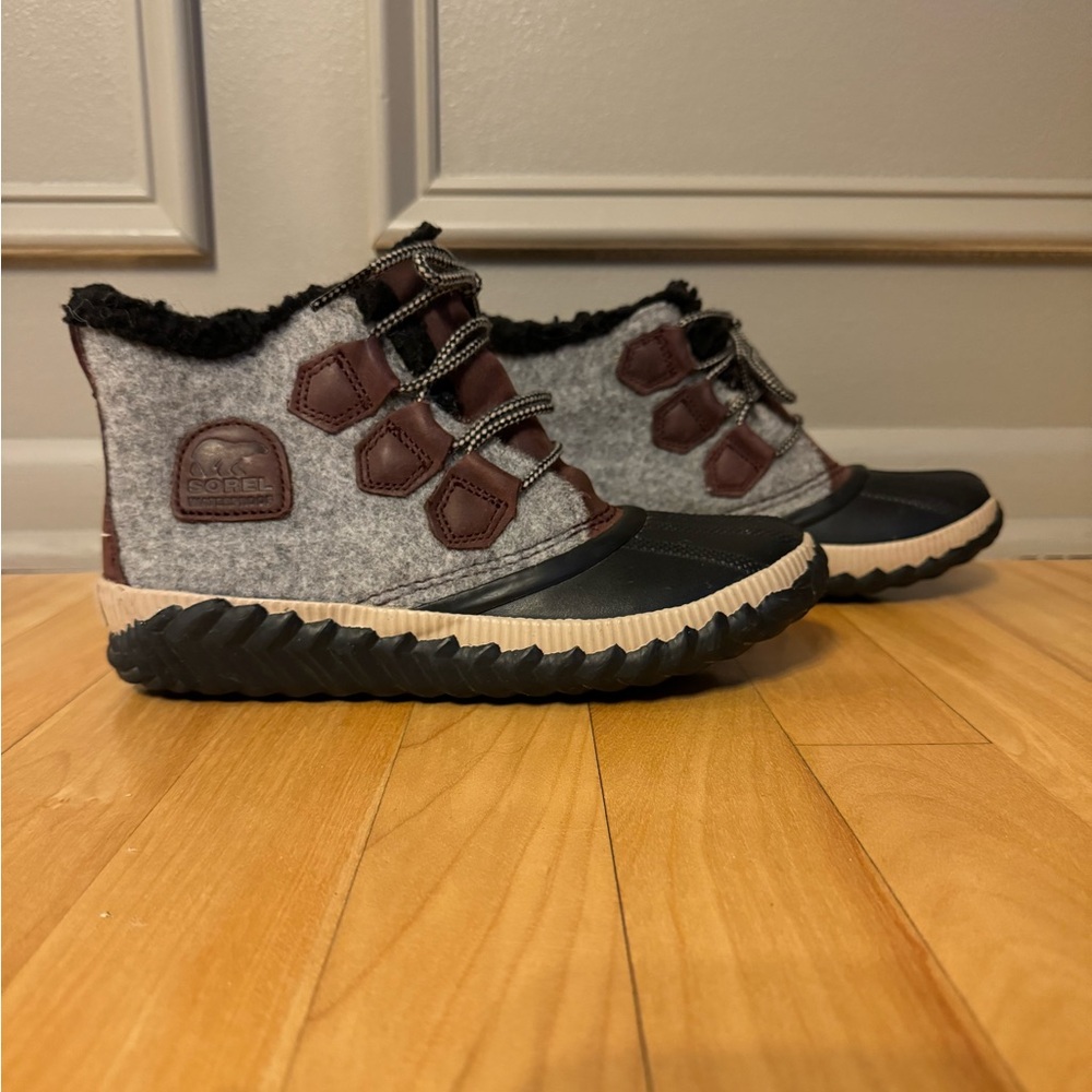 Sorel Out ‘N About Boot in Redwood, Felt - WOMENS Size 6